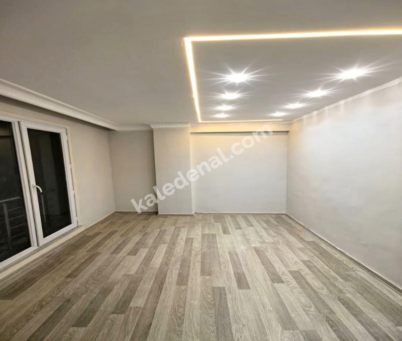 YENİKENT MAHALLESİNDE OTURUMA HAZIR TEK DAİRE ÜZERİ 3+1