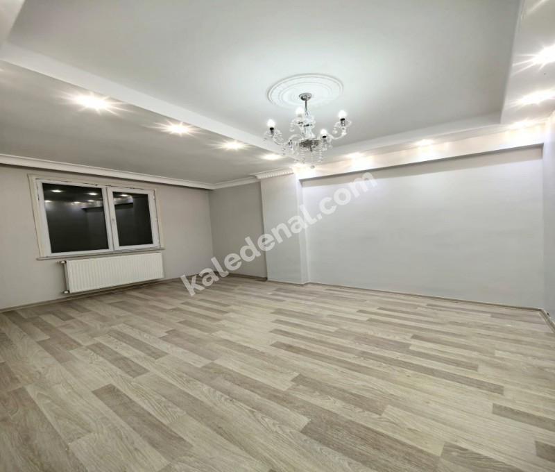 YENİKENT MAHALLESİNDE OTURUMA HAZIR TEK DAİRE ÜZERİ 3+1