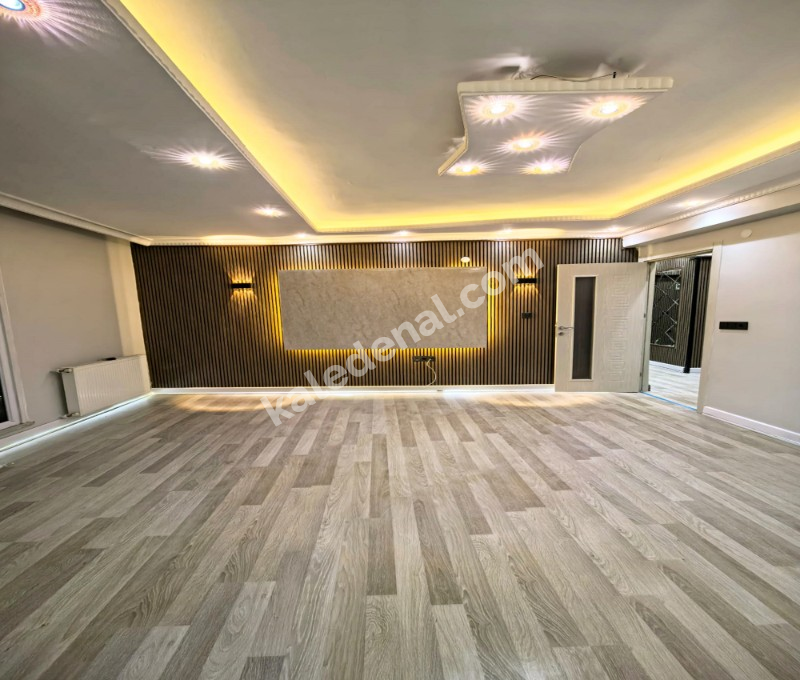 YENİKENT MAHALLESİNDE OTURUMA HAZIR TEK DAİRE ÜZERİ 3+1