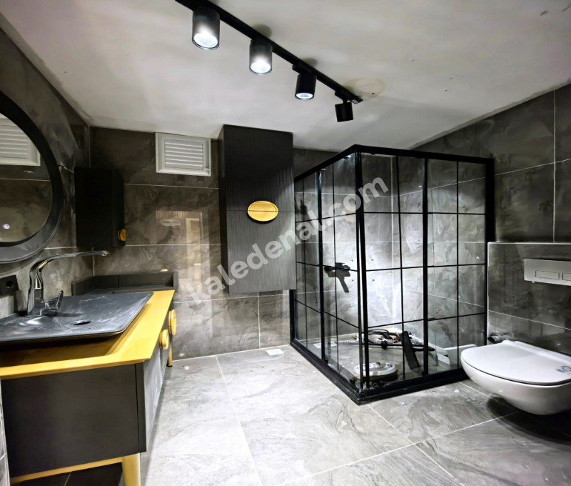 YENİKENT MAHALLESİNDE OTURUMA HAZIR TEK DAİRE ÜZERİ 3+1