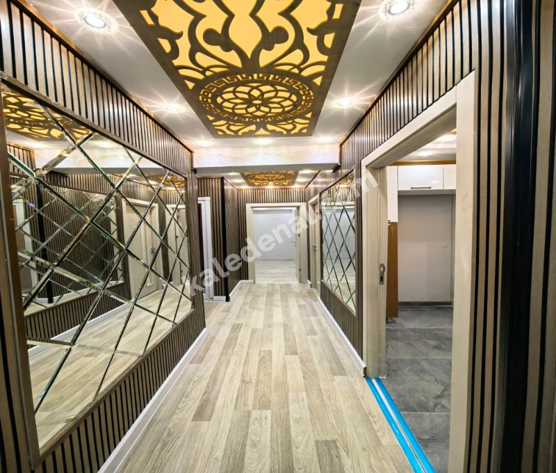 YENİKENT MAHALLESİNDE OTURUMA HAZIR TEK DAİRE ÜZERİ 3+1