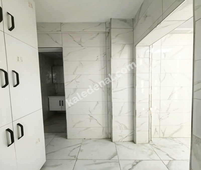 KALE YAPIDAN GENİŞ AİLELERE GÖRE UYGUN 120M2 DUZ GİRİŞ 2+1 DAİRE 
