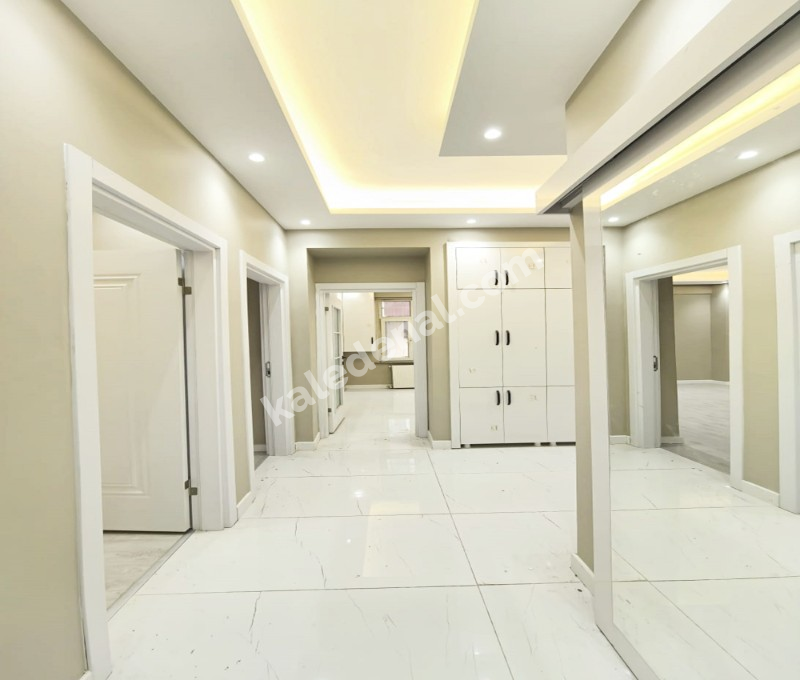 KALE YAPIDAN GENİŞ AİLELERE GÖRE UYGUN 120M2 DUZ GİRİŞ 2+1 DAİRE 