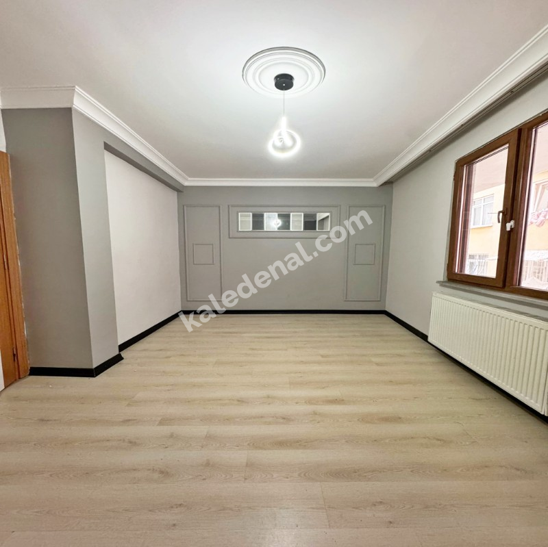 METROBÜSÜN DİBİNDE FULL DEKORLU 1+1 YÜKSEK GİRİŞ DAİRE