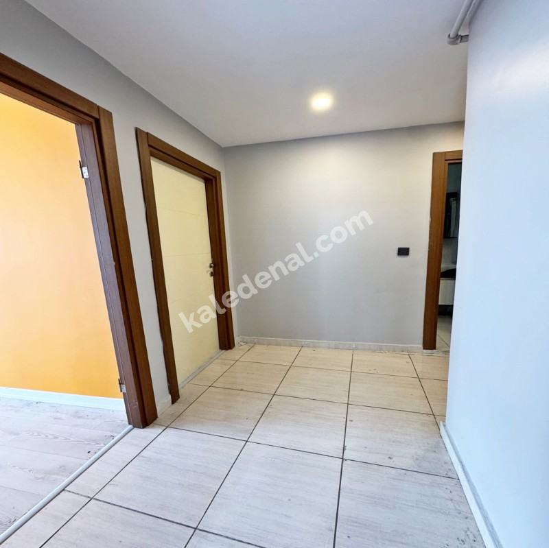 METROBÜSE YÜRÜME MESAFESİNDE GİRİŞ FİYATINA ARAKAT 2+1 DAİRE