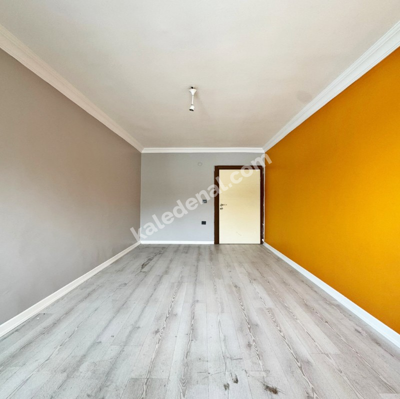 METROBÜSE YÜRÜME MESAFESİNDE GİRİŞ FİYATINA ARAKAT 2+1 DAİRE