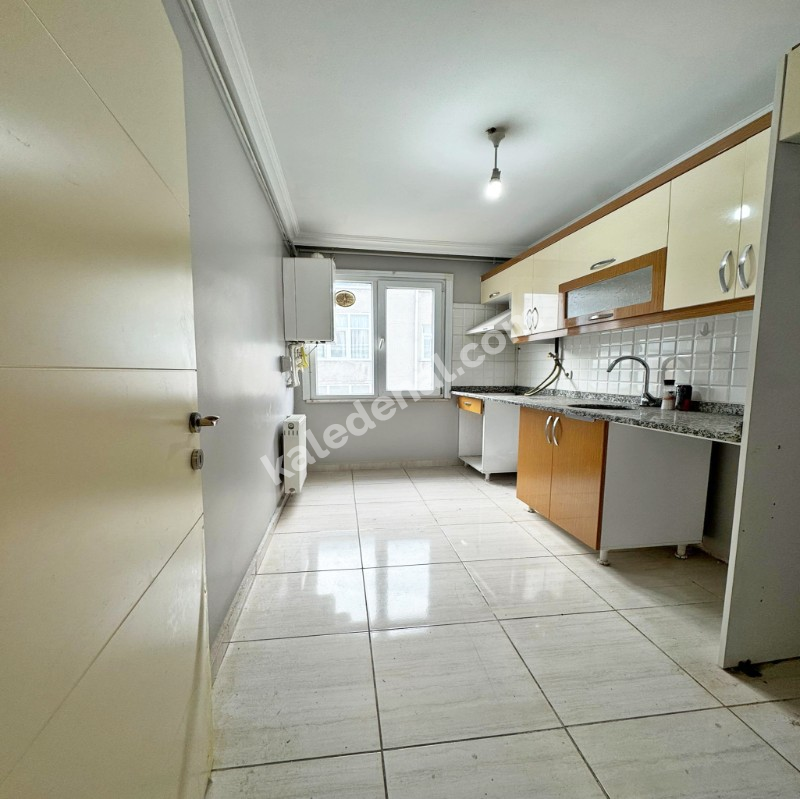 METROBÜSE YÜRÜME MESAFESİNDE GİRİŞ FİYATINA ARAKAT 2+1 DAİRE