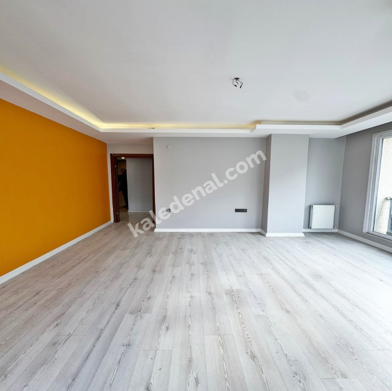 METROBÜSE YÜRÜME MESAFESİNDE GİRİŞ FİYATINA ARAKAT 2+1 DAİRE