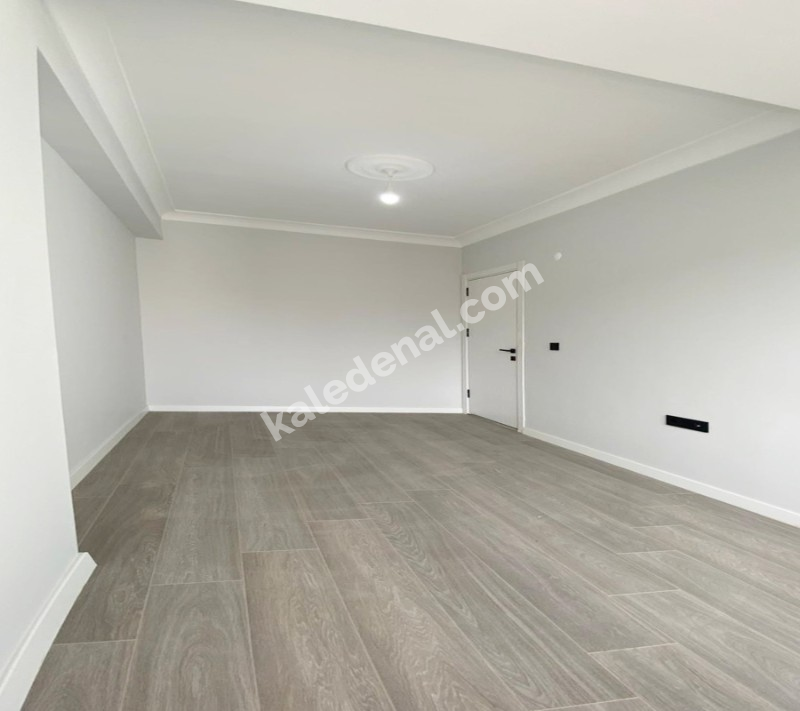 METROBÜSE YÜRÜME MESAFESİNDE FULL DEKORLU 2+1 DAİRE