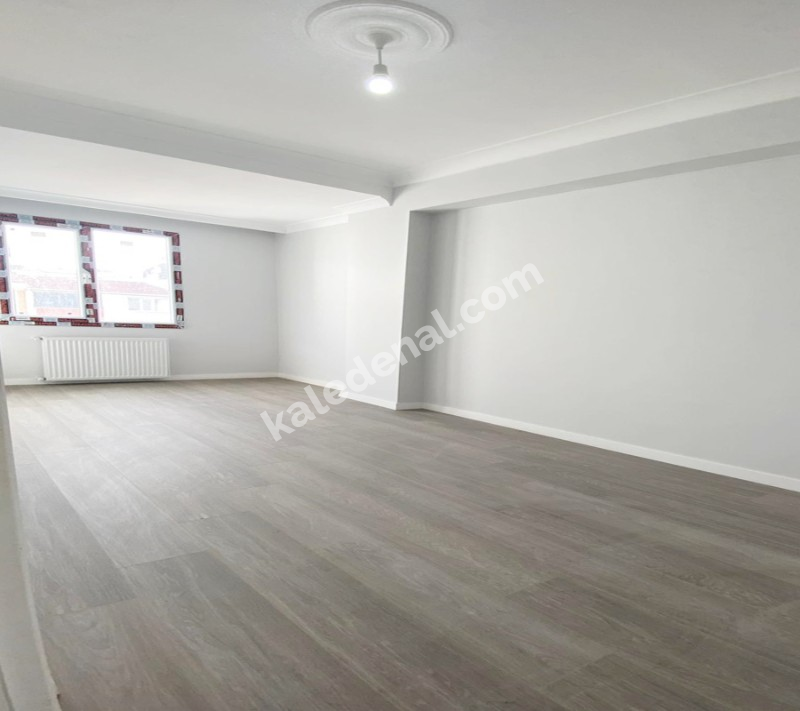 METROBÜSE YÜRÜME MESAFESİNDE FULL DEKORLU 2+1 DAİRE