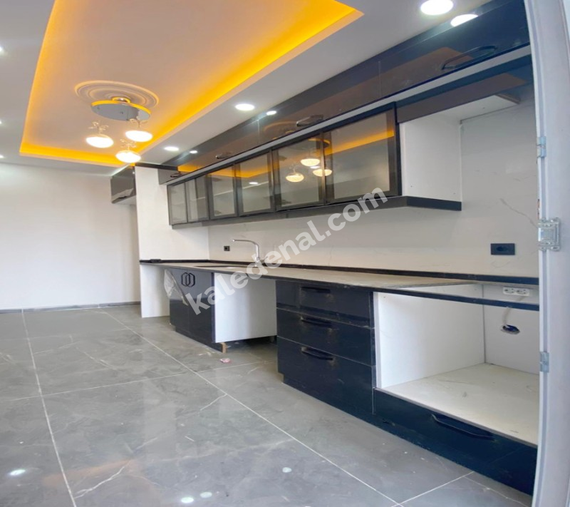 METROBÜSE YÜRÜME MESAFESİNDE FULL DEKORLU 2+1 DAİRE
