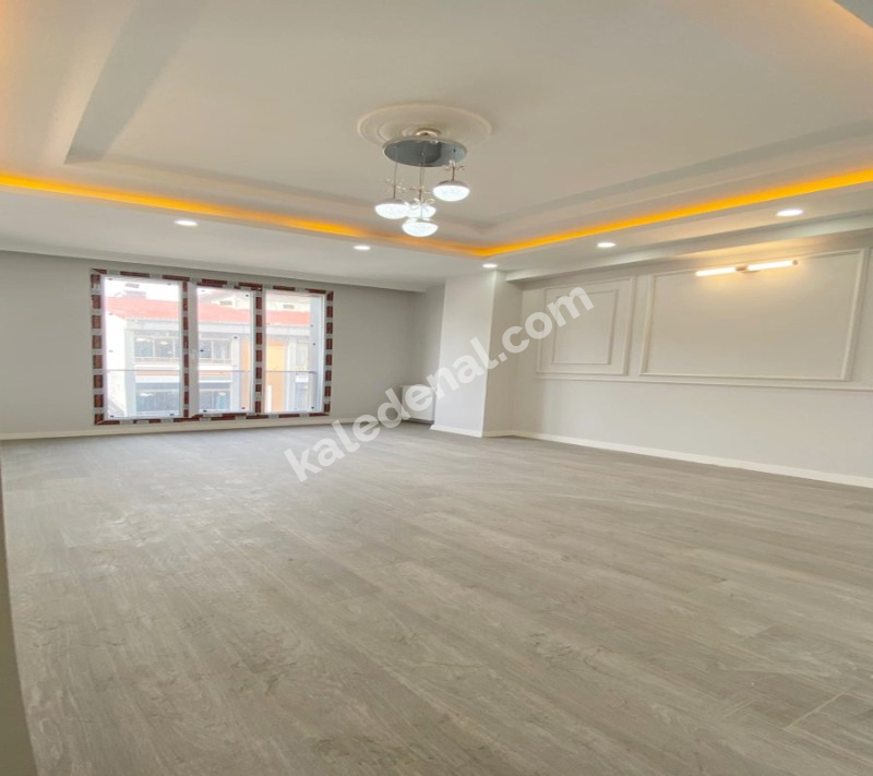 METROBÜSE YÜRÜME MESAFESİNDE FULL DEKORLU 2+1 DAİRE