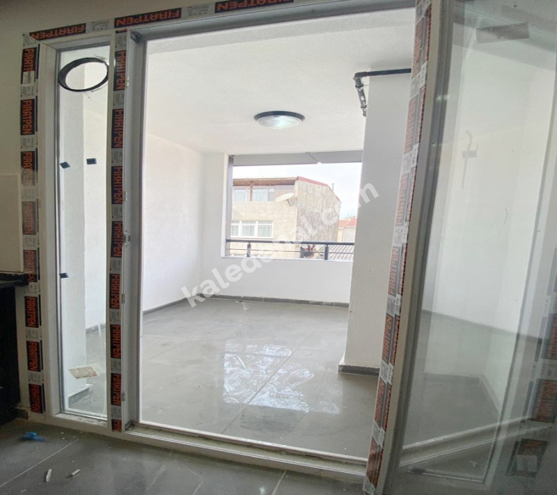 METROBÜSE YÜRÜME MESAFESİNDE FULL DEKORLU 2+1 DAİRE