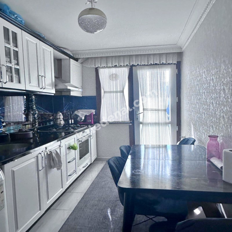 AİLE BİNASI ÖNÜ AÇIK FERAH SATILIK 2+1 DAİRE