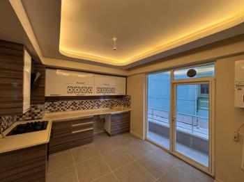 AFYON ÜÇOK EMLAKTAN FATİH MAH SATILIK TEMİZ BAKIMLI 4+1 140M² DAİRE