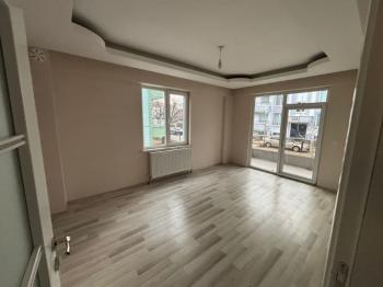 AFYON ÜÇOK EMLAKTAN FATİH MAH SATILIK TEMİZ BAKIMLI 4+1 140M² DAİRE