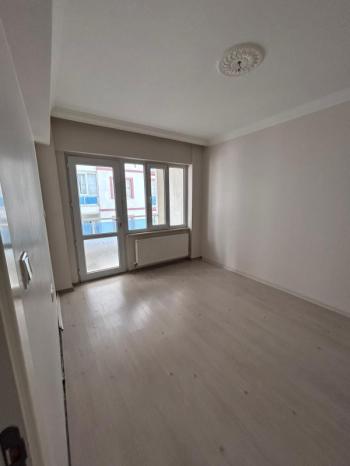 AFYON ÜÇOKK EMLAKTAN HARBİŞ GAZİ MAH 3+1 120M² TEMİZ BAKIMLI KİRALIK DAİRE 
