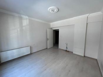 AFYON ÜÇOKK EMLAKTAN HARBİŞ GAZİ MAH 3+1 120M² TEMİZ BAKIMLI KİRALIK DAİRE 