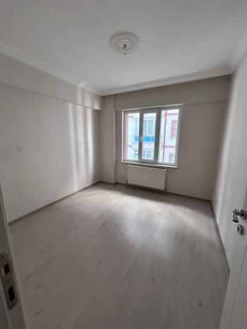 AFYON ÜÇOKK EMLAKTAN HARBİŞ GAZİ MAH 3+1 120M² TEMİZ BAKIMLI KİRALIK DAİRE 