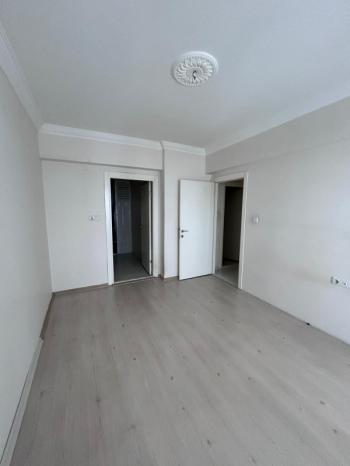 AFYON ÜÇOKK EMLAKTAN HARBİŞ GAZİ MAH 3+1 120M² TEMİZ BAKIMLI KİRALIK DAİRE 