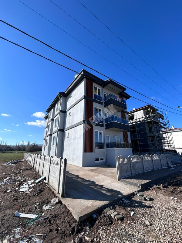 AFYON ÜÇOK EMLAKTAN MAREŞAL MAH SIFIR LÜX 2+1 80M² SATILIK DAİRE 