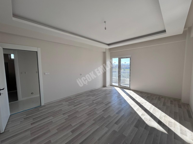 AFYON ÜÇOK EMLAKTAN MAREŞAL MAH SIFIR LÜX 2+1 80M² SATILIK DAİRE 