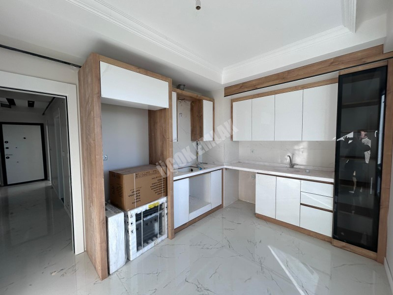 AFYON ÜÇOK EMLAKTAN MAREŞAL MAH SIFIR LÜX 2+1 80M² SATILIK DAİRE 