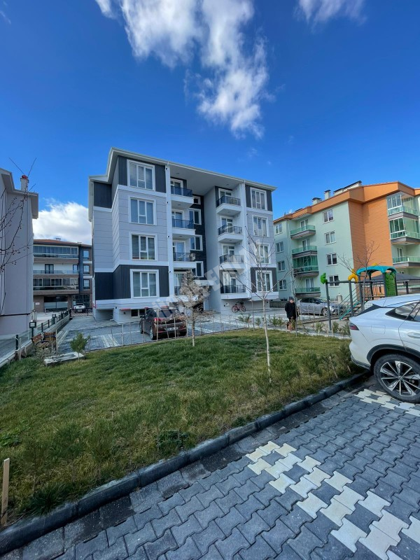 AFYON ÜÇOK EMLAKTAN SELÇUKLU MAH 1+1 55M² EŞYALI SIFIR TEMİZ BAKIMLI KİRALIK DAİRE 