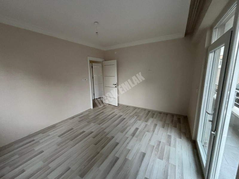 AFYON ÜÇOK EMLAKTAN FATİH MAH SATILIK TEMİZ BAKIMLI 4+1 140M² DAİRE