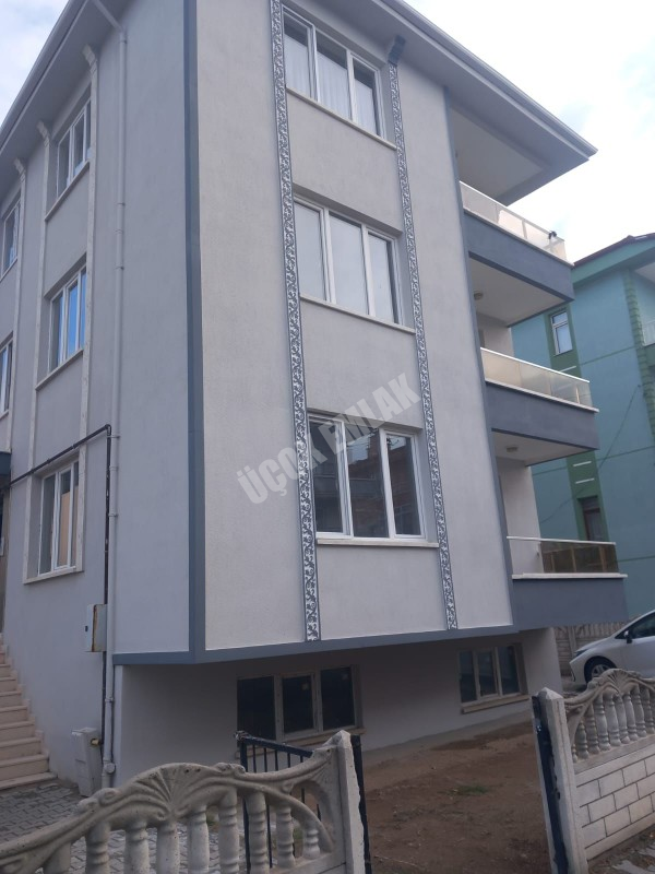 AFYON ÜÇOK EMLAKTAN FATİH MAH SATILIK TEMİZ BAKIMLI 4+1 140M² DAİRE