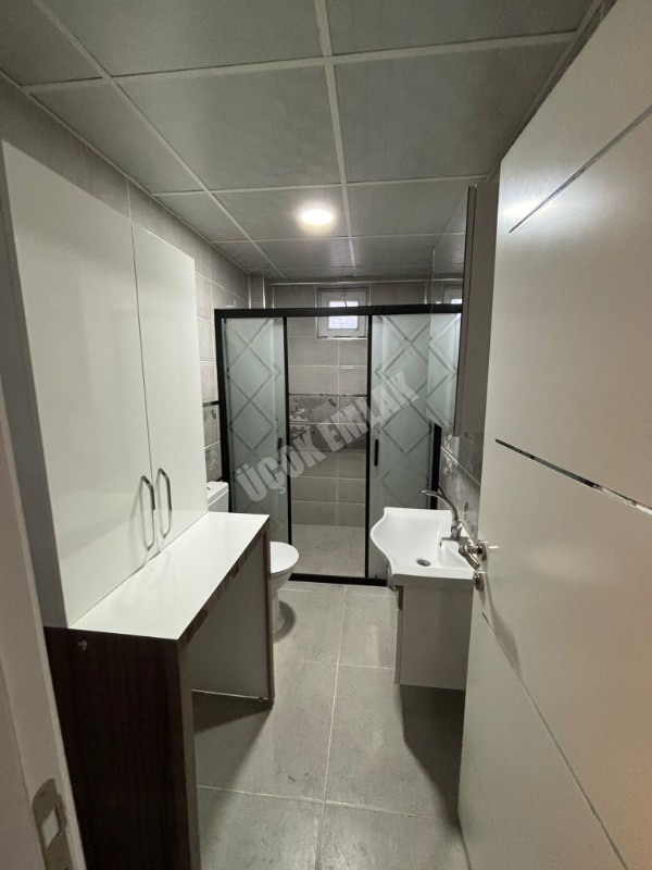 AFYON ÜÇOK EMLAKTAN FATİH MAH SATILIK TEMİZ BAKIMLI 4+1 140M² DAİRE