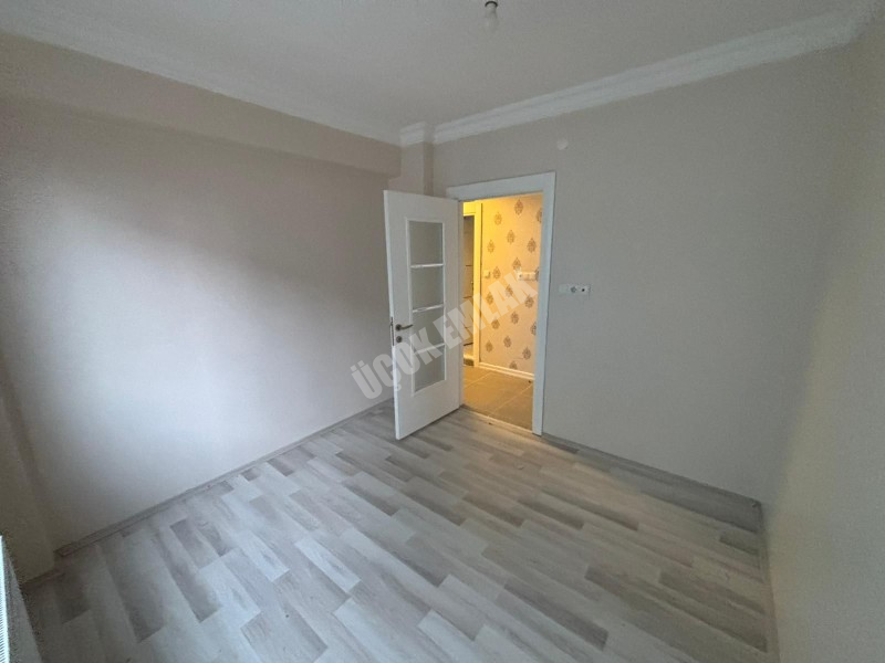 AFYON ÜÇOK EMLAKTAN FATİH MAH SATILIK TEMİZ BAKIMLI 4+1 140M² DAİRE