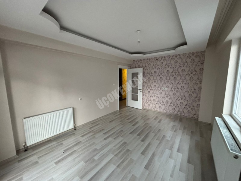 AFYON ÜÇOK EMLAKTAN FATİH MAH SATILIK TEMİZ BAKIMLI 4+1 140M² DAİRE