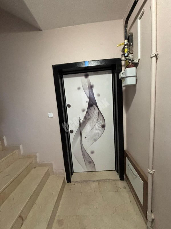 AFYON ÜÇOK EMLAKTAN FATİH MAH SATILIK TEMİZ BAKIMLI 4+1 140M² DAİRE