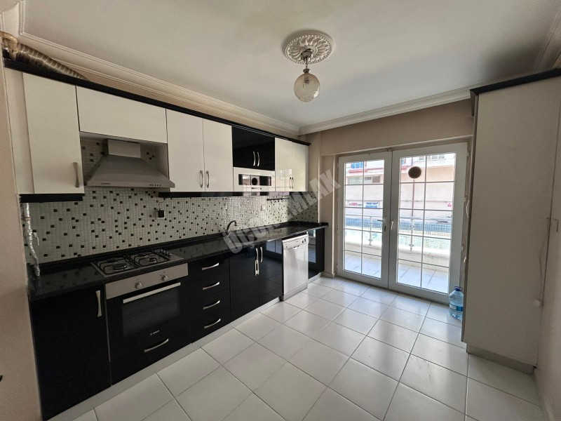 AFYON ÜÇOKK EMLAKTAN HARBİŞ GAZİ MAH 3+1 120M² TEMİZ BAKIMLI KİRALIK DAİRE 