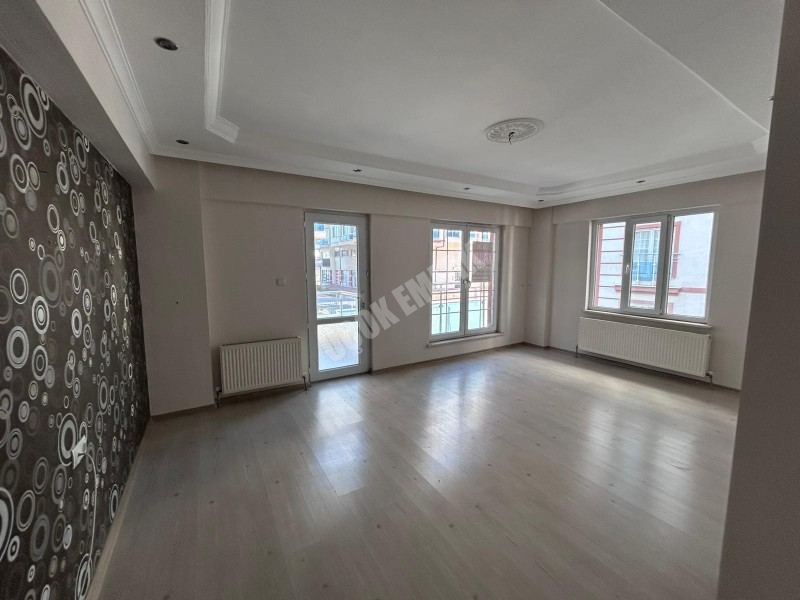 AFYON ÜÇOKK EMLAKTAN HARBİŞ GAZİ MAH 3+1 120M² TEMİZ BAKIMLI KİRALIK DAİRE 
