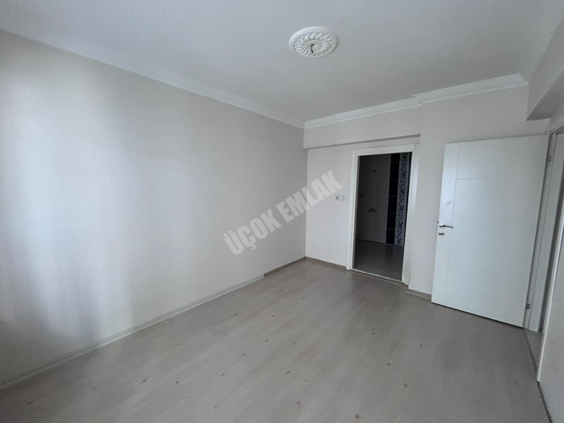 AFYON ÜÇOKK EMLAKTAN HARBİŞ GAZİ MAH 3+1 120M² TEMİZ BAKIMLI KİRALIK DAİRE 