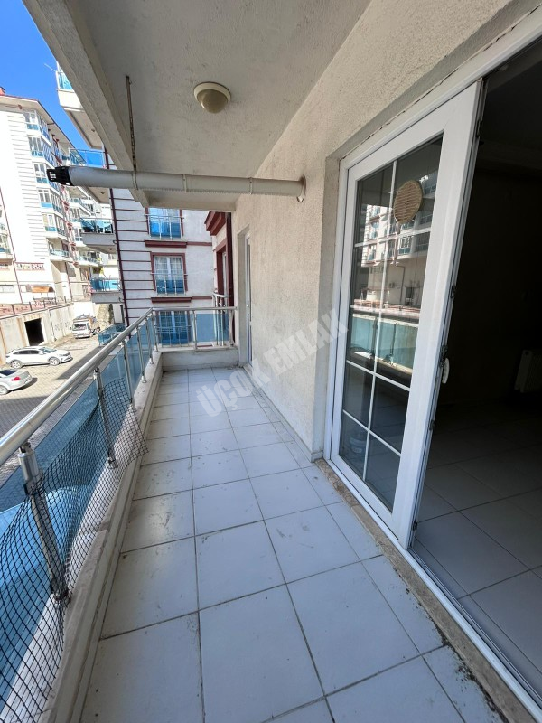 AFYON ÜÇOKK EMLAKTAN HARBİŞ GAZİ MAH 3+1 120M² TEMİZ BAKIMLI KİRALIK DAİRE 