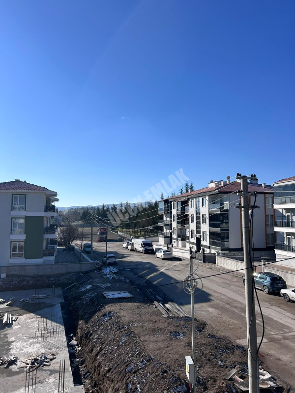 AFYON ÜÇOKK EMLAKTAN HARBİŞ GAZİ MAH 3+1 120M² TEMİZ BAKIMLI KİRALIK DAİRE 