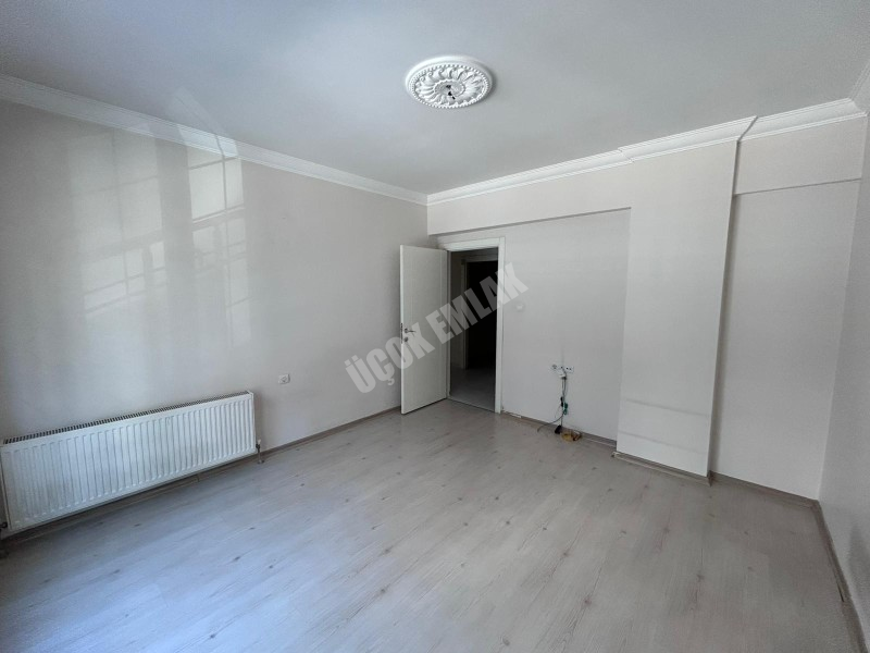 AFYON ÜÇOKK EMLAKTAN HARBİŞ GAZİ MAH 3+1 120M² TEMİZ BAKIMLI KİRALIK DAİRE 