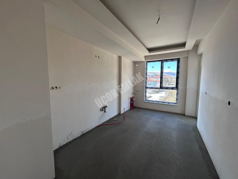 AFYON ÜÇOK EMLAKTAN MAREŞAL MAH SATILIK 3+1 120M² SIFIR DAİRELER 