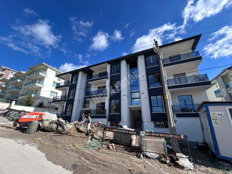 AFYON ÜÇOK EMLAKTAN MAREŞAL MAH SATILIK 3+1 120M² SIFIR DAİRELER 