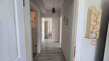 ÇAMLIK MAHALLESİ’NDE ADNAN MENDERES BULVARI' NA YAKIN - SİTE İÇERİSİNDE - EŞYALI 2+1 SATILIK DAİRE