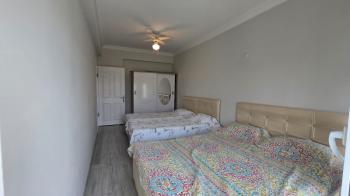 ÇAMLIK MAHALLESİ’NDE ADNAN MENDERES BULVARI' NA YAKIN - SİTE İÇERİSİNDE - EŞYALI 2+1 SATILIK DAİRE