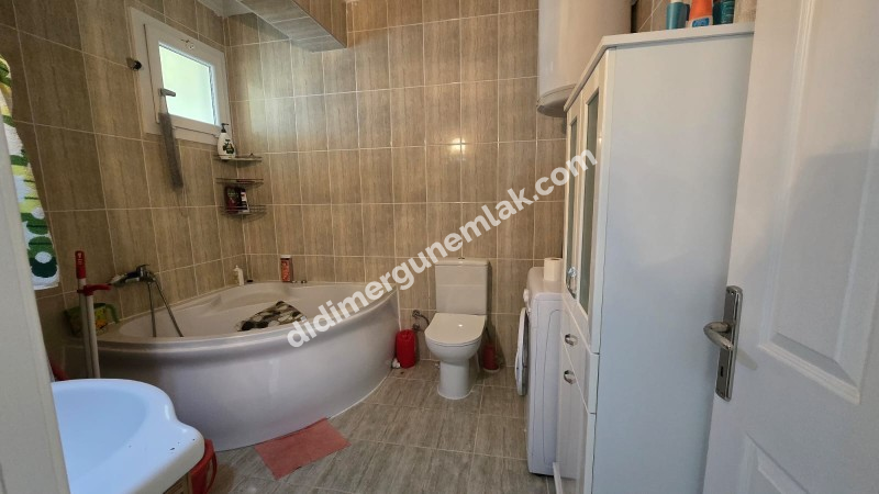 ÇAMLIK MAHALLESİ’NDE ADNAN MENDERES BULVARI' NA YAKIN - SİTE İÇERİSİNDE - EŞYALI 2+1 SATILIK DAİRE