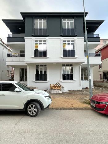 Güvenay - Çorum Mimarsinan Mah. Fevzi Çakmak Sokaklar'da 3+1 Satılık Daire 