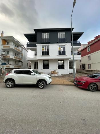 Güvenay - Çorum Mimarsinan Mah. Fevzi Çakmak Sokaklar'da 3+1 Satılık Daire 