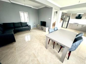 Kıbrıs Girne Çatalköy Eşyalı Deniz ve Dağ Manzaralı Kiralık 3+1 Dubleks İkiz Villa