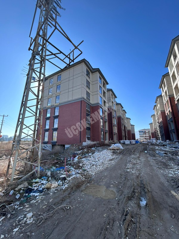 AFYON ÜÇOK EMLAKTAN ERKMEN CUMHURİYET MAH SATILIK DAİRELER 