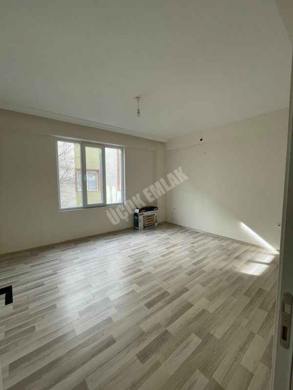 AFYON ÜÇOK EMLAKTAN YEŞİLYURT MAH 4+1 160M² GENİŞ SIFIR AYARINDA KİRALIK DAİRE 